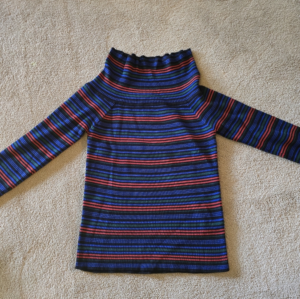 Stretchy, striped knit top
